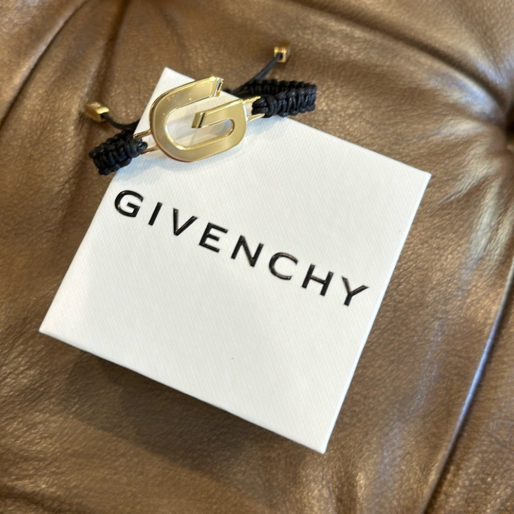 Givenchy G link cord bracelet!!